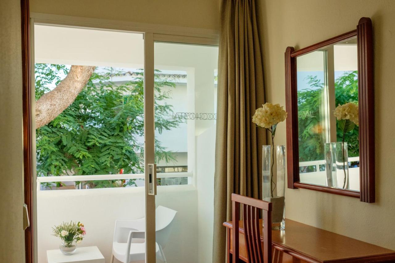 Iroco Hostal Cala D´Or Buitenkant foto