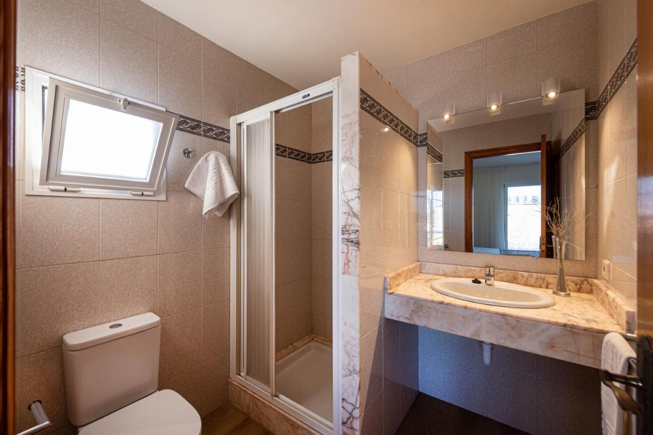 Iroco Hostal Cala D´Or Buitenkant foto
