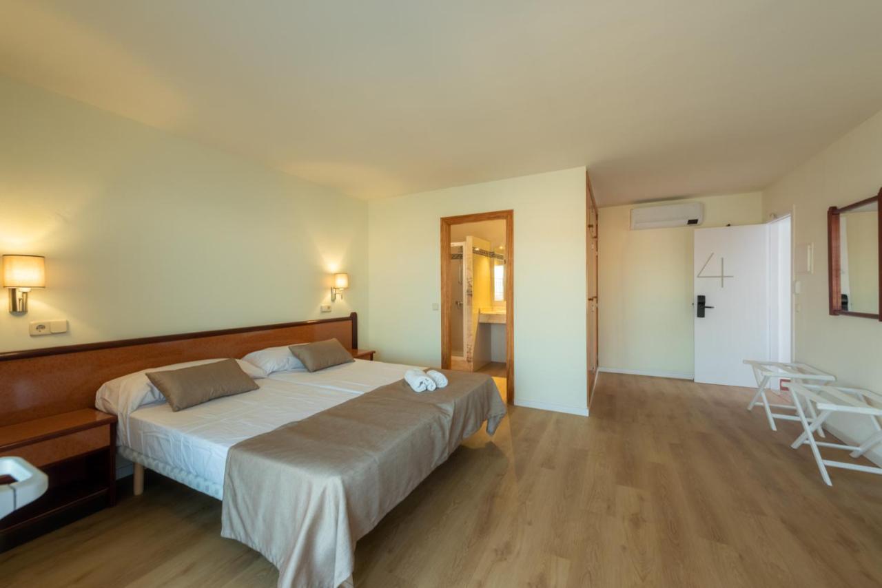Iroco Hostal Cala D´Or Buitenkant foto