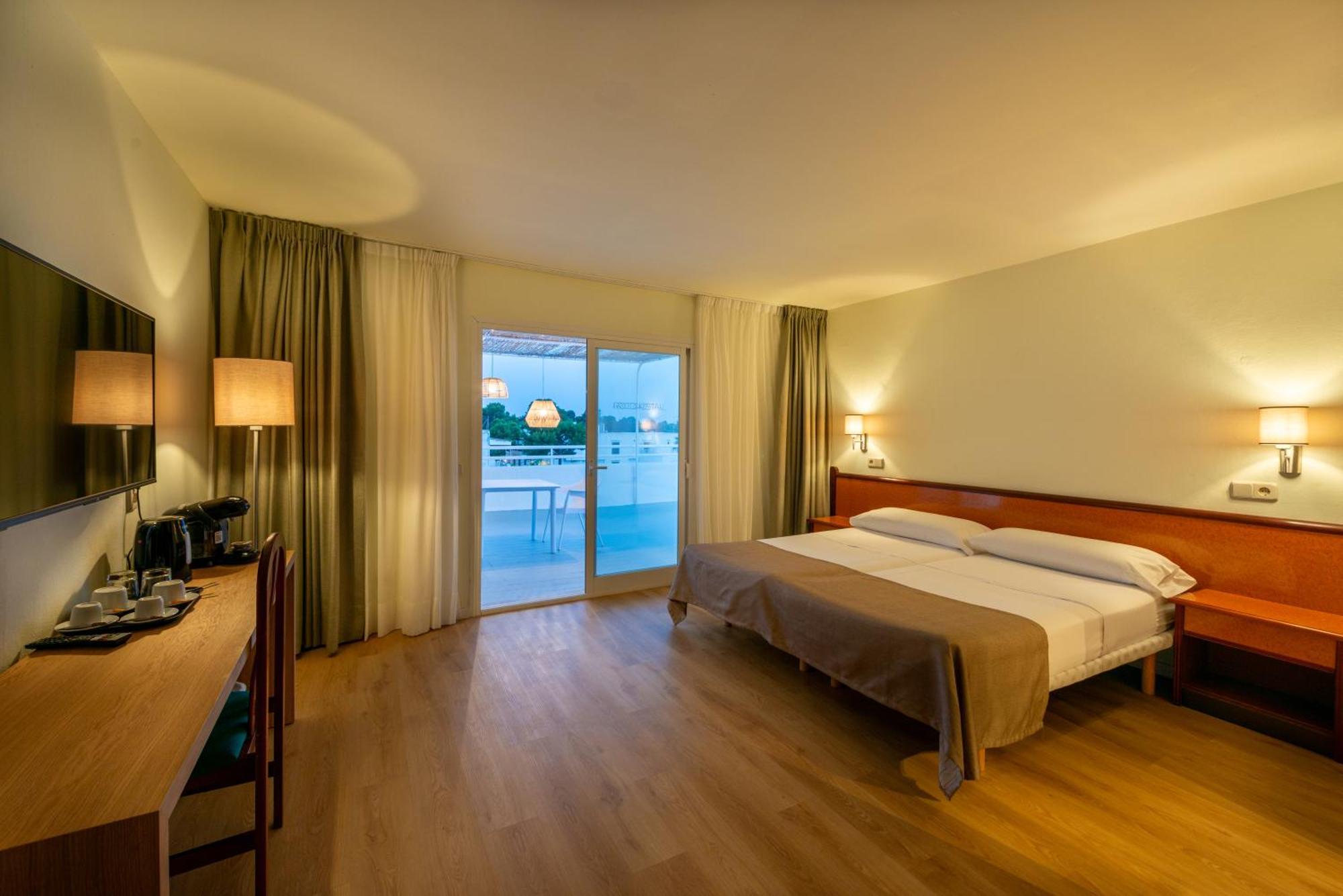 Iroco Hostal Cala D´Or Buitenkant foto