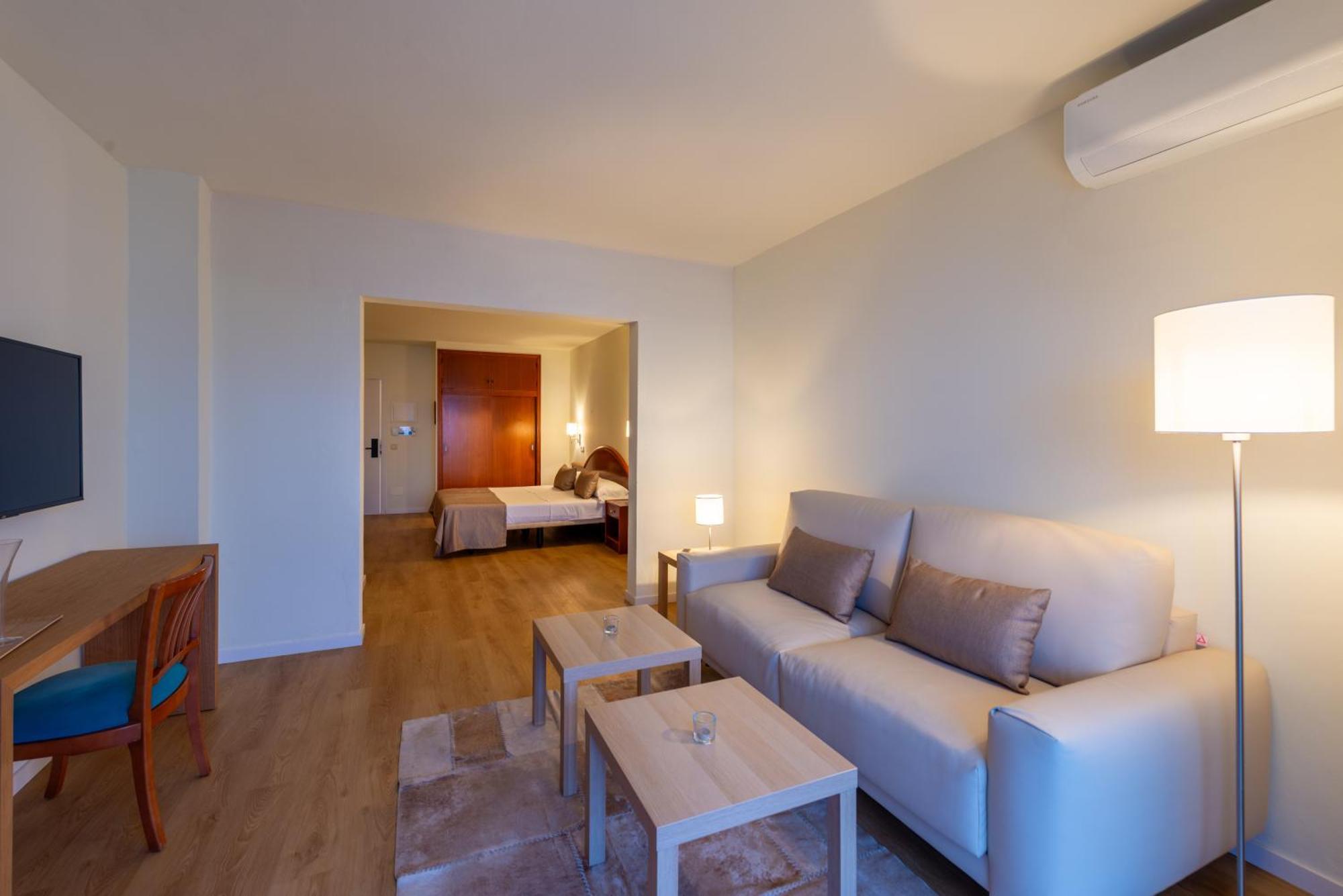 Iroco Hostal Cala D´Or Buitenkant foto